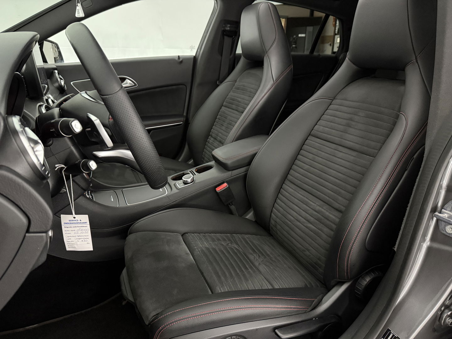 Mercedes-Benz CLA-Klasse 180 AMG Night Upgrade | Pano | Camera | LED | Cruise | Navi | Stoelverw. | NAP