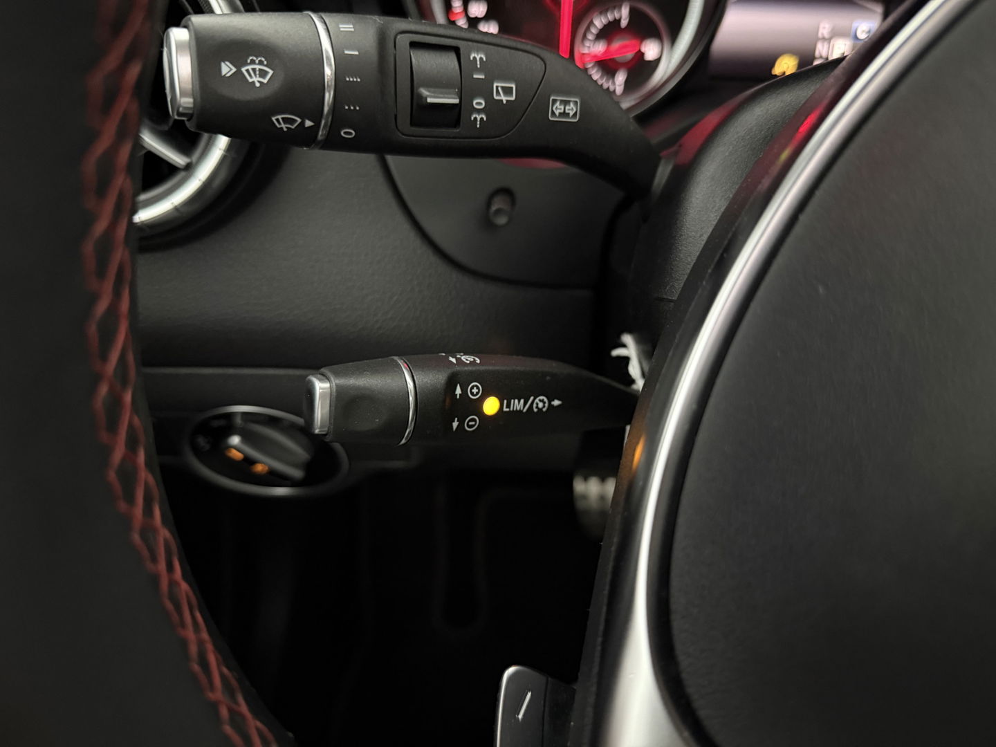 Mercedes-Benz CLA-Klasse 180 AMG Night Upgrade | Pano | Camera | LED | Cruise | Navi | Stoelverw. | NAP