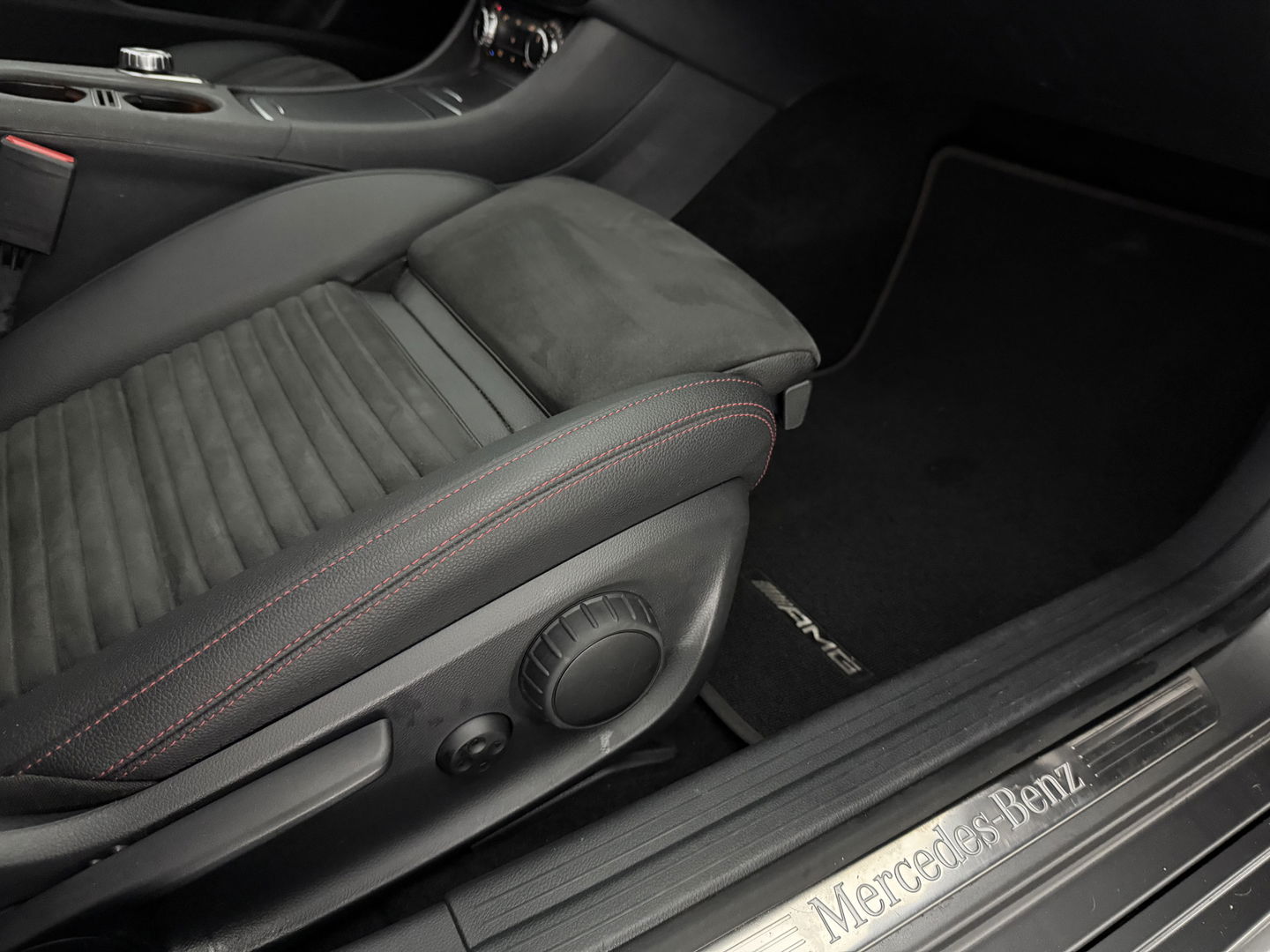 Mercedes-Benz CLA-Klasse 180 AMG Night Upgrade | Pano | Camera | LED | Cruise | Navi | Stoelverw. | NAP