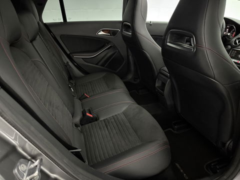 Mercedes-Benz CLA-Klasse 180 AMG Night Upgrade | Pano | Camera | LED | Cruise | Navi | Stoelverw. | NAP