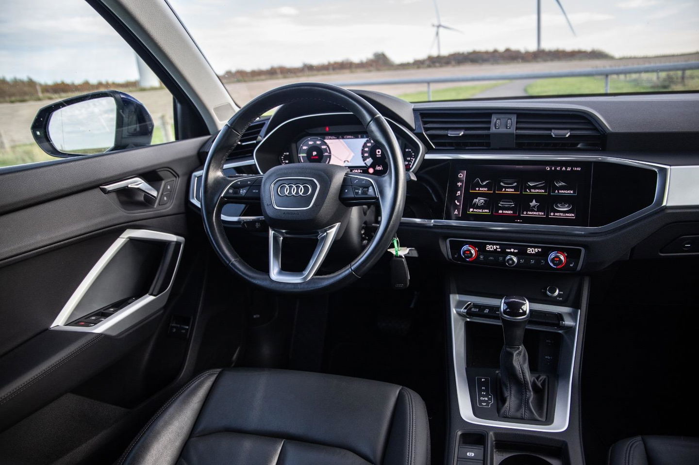 Audi Q3 45 TFSI e edition AUTOMAAT / PLUG IN HYBRID / STOELVERWARMING / LEER / VIRTUAL COCKPIT / CRUISE CONTROLE / DEALER ONDERHOUDEN
