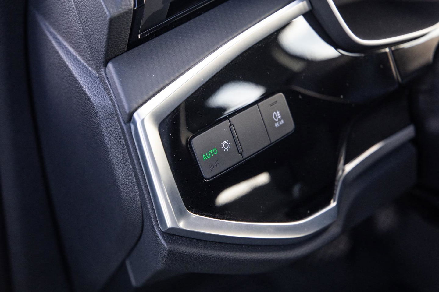 Audi Q3 45 TFSI e edition AUTOMAAT / PLUG IN HYBRID / STOELVERWARMING / LEER / VIRTUAL COCKPIT / CRUISE CONTROLE / DEALER ONDERHOUDEN