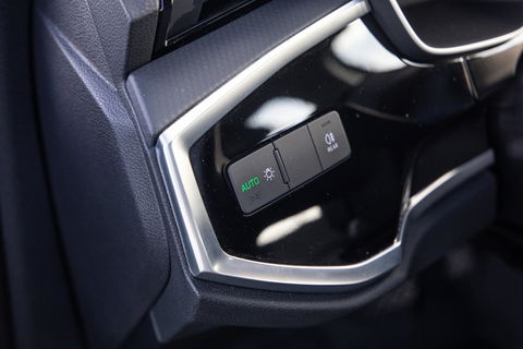 Audi Q3 45 TFSI e edition AUTOMAAT / PLUG IN HYBRID / STOELVERWARMING / LEER / VIRTUAL COCKPIT / CRUISE CONTROLE / DEALER ONDERHOUDEN