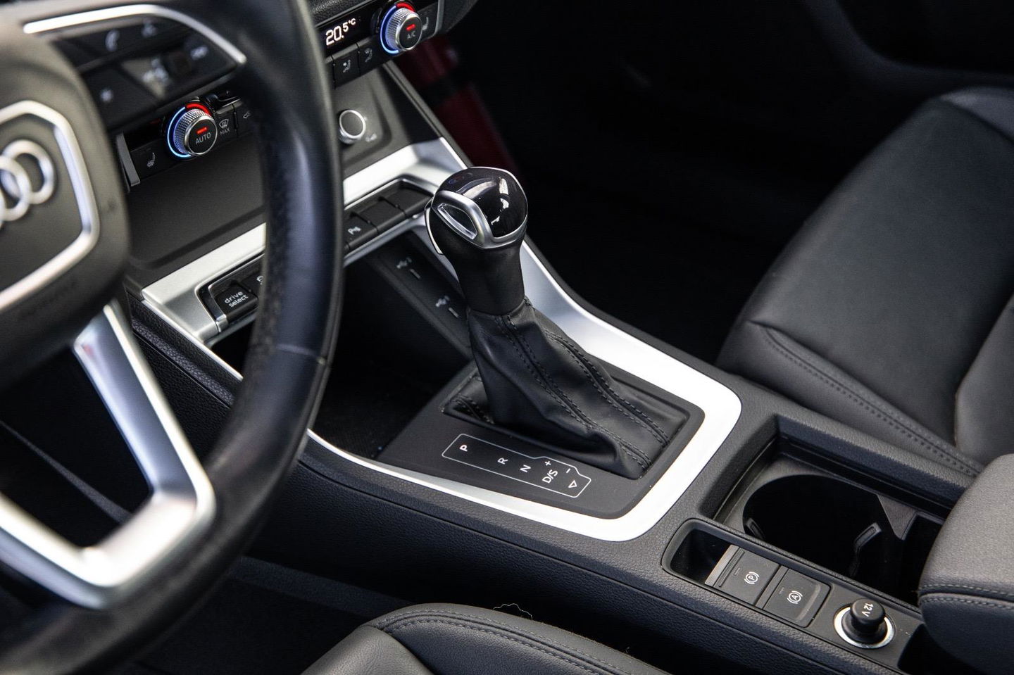 Audi Q3 45 TFSI e edition AUTOMAAT / PLUG IN HYBRID / STOELVERWARMING / LEER / VIRTUAL COCKPIT / CRUISE CONTROLE / DEALER ONDERHOUDEN