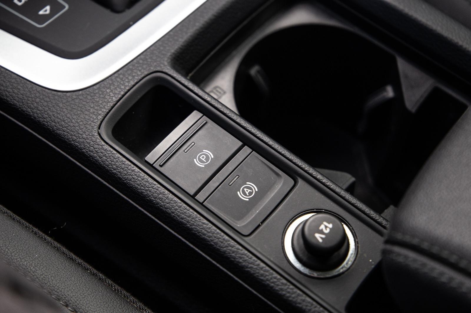 Audi Q3 45 TFSI e edition AUTOMAAT / PLUG IN HYBRID / STOELVERWARMING / LEER / VIRTUAL COCKPIT / CRUISE CONTROLE / DEALER ONDERHOUDEN