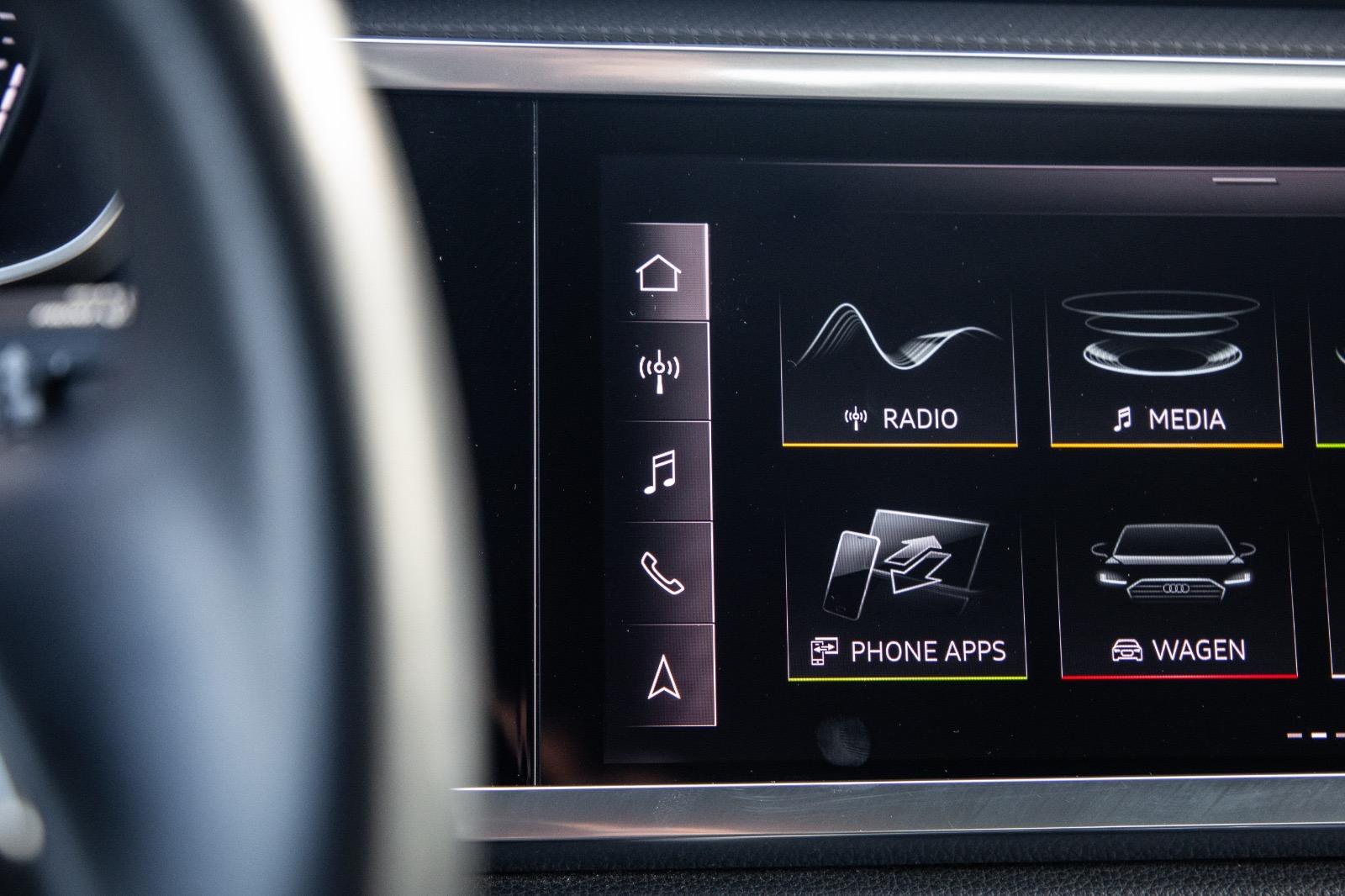 Audi Q3 45 TFSI e edition AUTOMAAT / PLUG IN HYBRID / STOELVERWARMING / LEER / VIRTUAL COCKPIT / CRUISE CONTROLE / DEALER ONDERHOUDEN