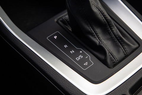 Audi Q3 45 TFSI e edition AUTOMAAT / PLUG IN HYBRID / STOELVERWARMING / LEER / VIRTUAL COCKPIT / CRUISE CONTROLE / DEALER ONDERHOUDEN