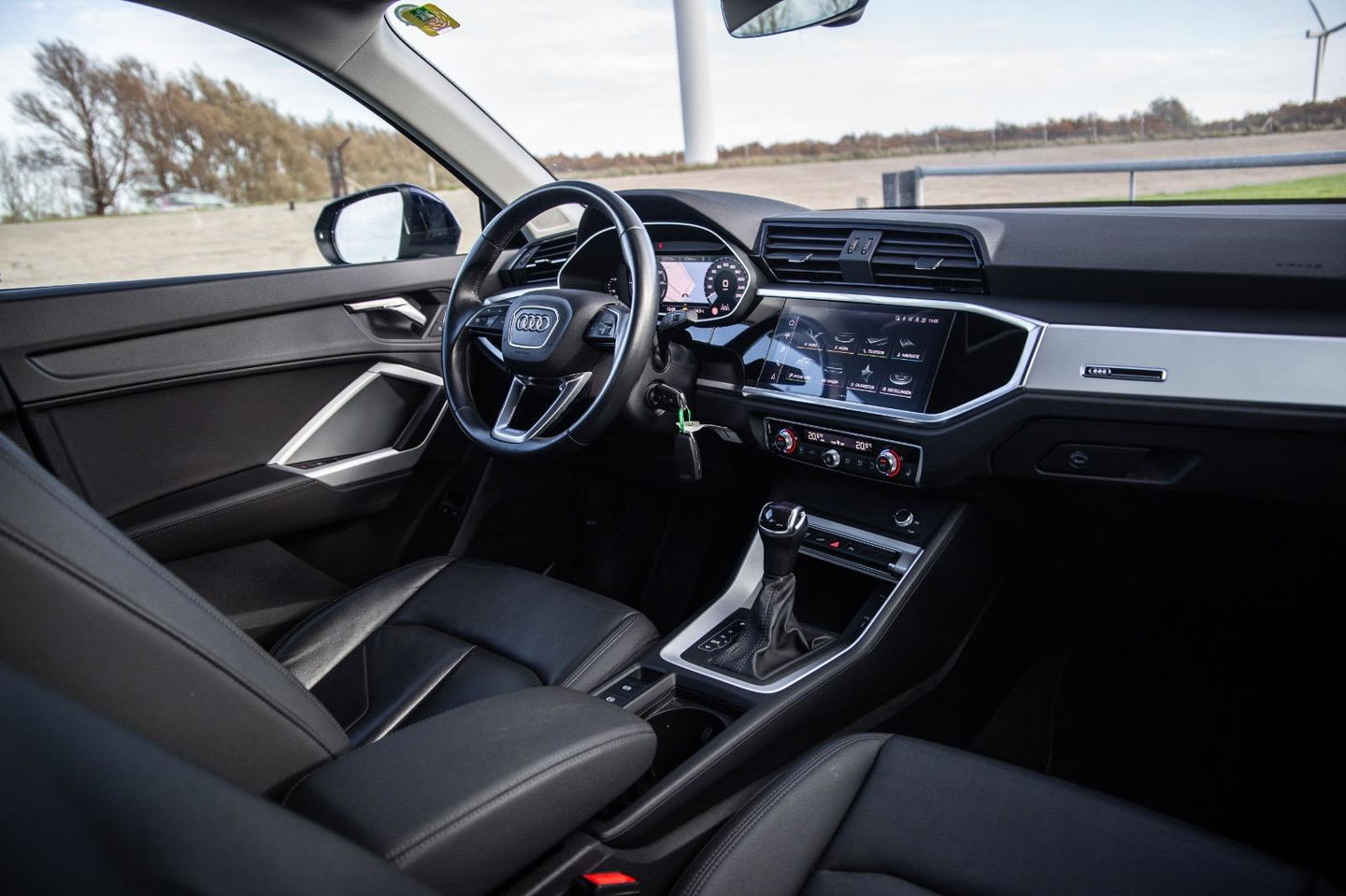 Audi Q3 45 TFSI e edition AUTOMAAT / PLUG IN HYBRID / STOELVERWARMING / LEER / VIRTUAL COCKPIT / CRUISE CONTROLE / DEALER ONDERHOUDEN