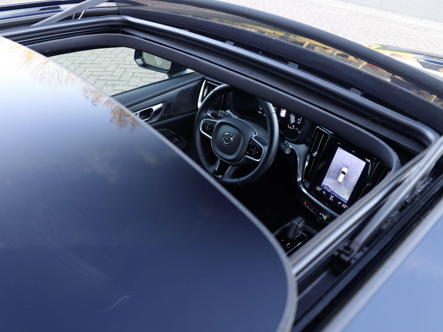 Volvo V60 T8 AWD Plus Dark 455pk 360 Cam PanoDak Harman Kardon Trekhaak