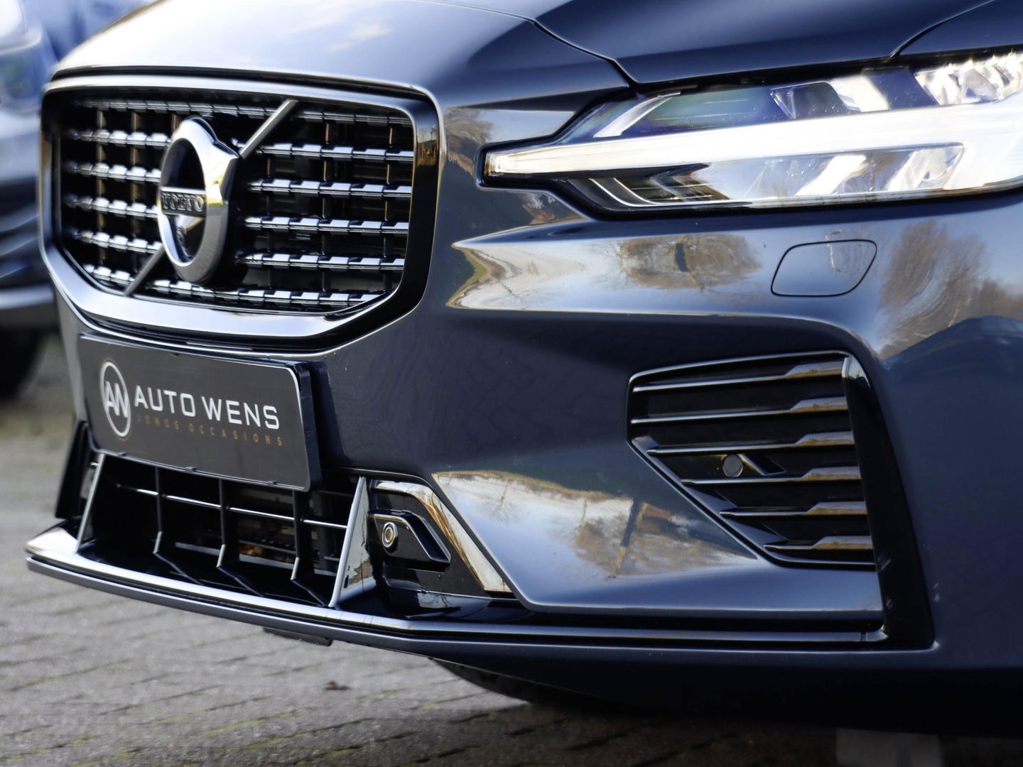 Volvo V60 T8 AWD Plus Dark 455pk 360 Cam PanoDak Harman Kardon Trekhaak