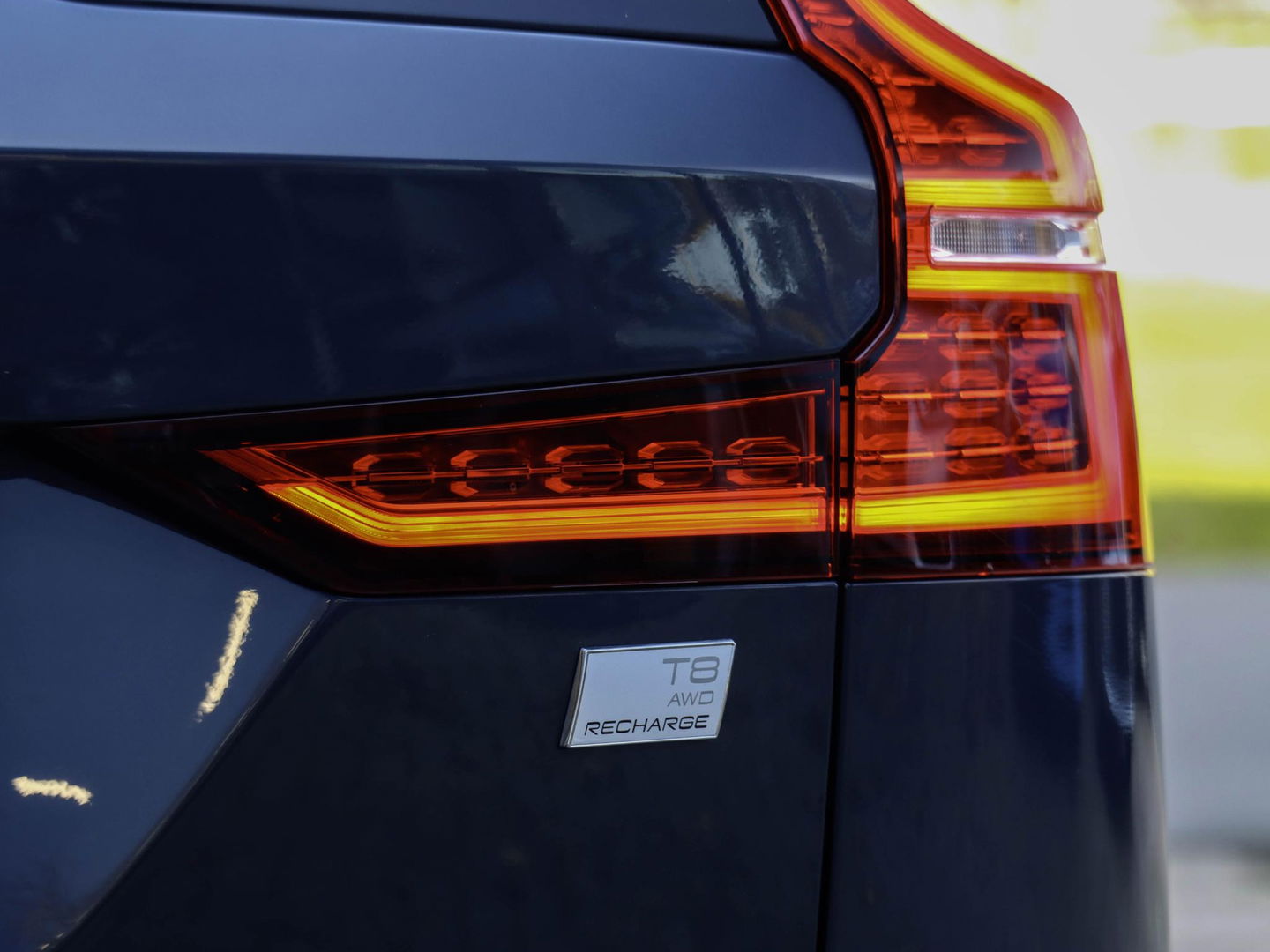 Volvo V60 T8 AWD Plus Dark 455pk 360 Cam PanoDak Harman Kardon Trekhaak