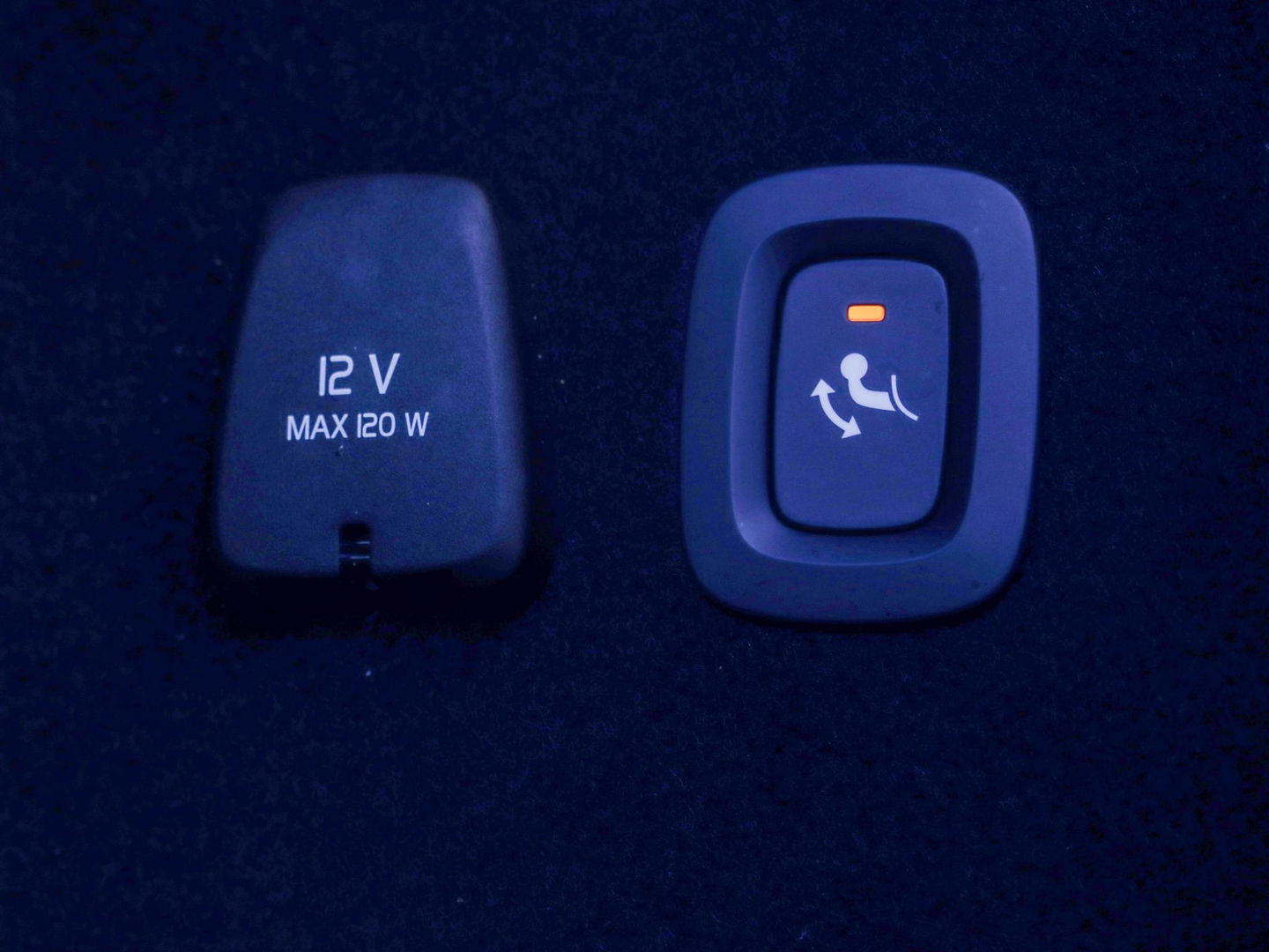 Volvo V60 T8 AWD Plus Dark 455pk 360 Cam PanoDak Harman Kardon Trekhaak