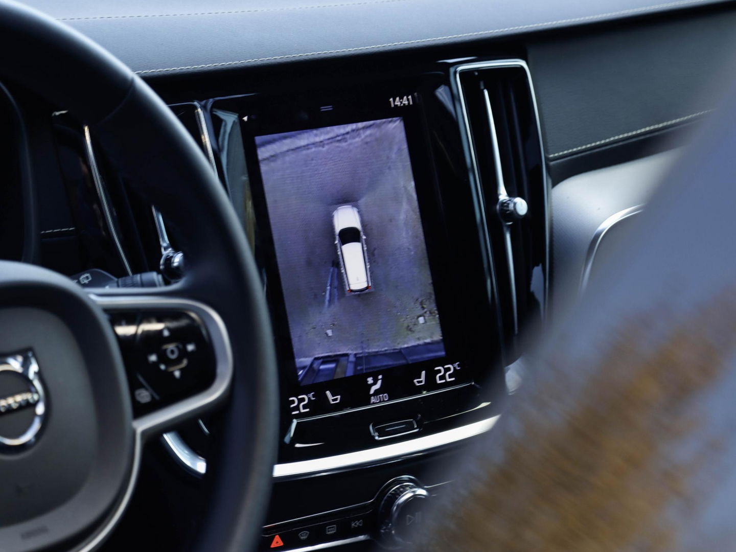 Volvo V60 T8 AWD Plus Dark 455pk 360 Cam PanoDak Harman Kardon Trekhaak