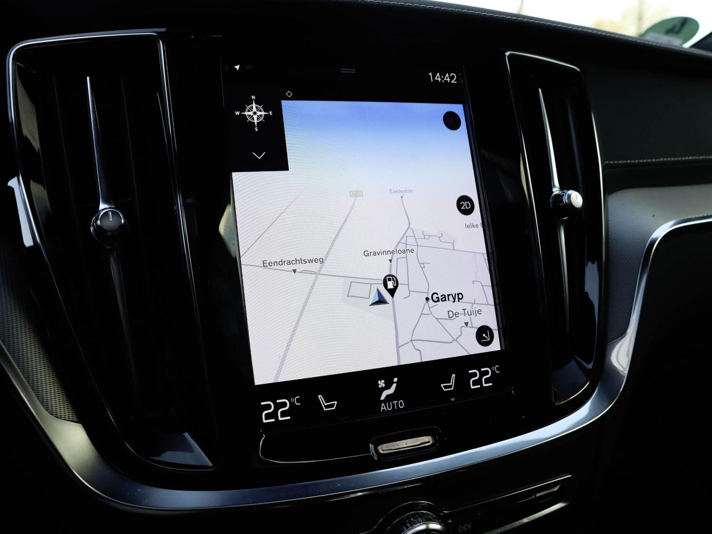 Volvo V60 T8 AWD Plus Dark 455pk 360 Cam PanoDak Harman Kardon Trekhaak