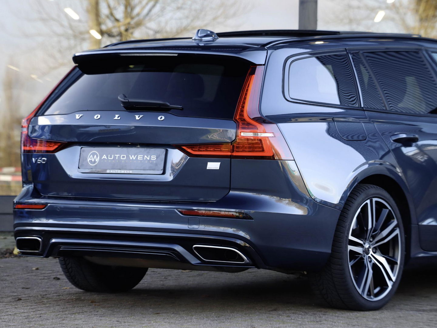 Volvo V60 T8 AWD Plus Dark 455pk 360 Cam PanoDak Harman Kardon Trekhaak
