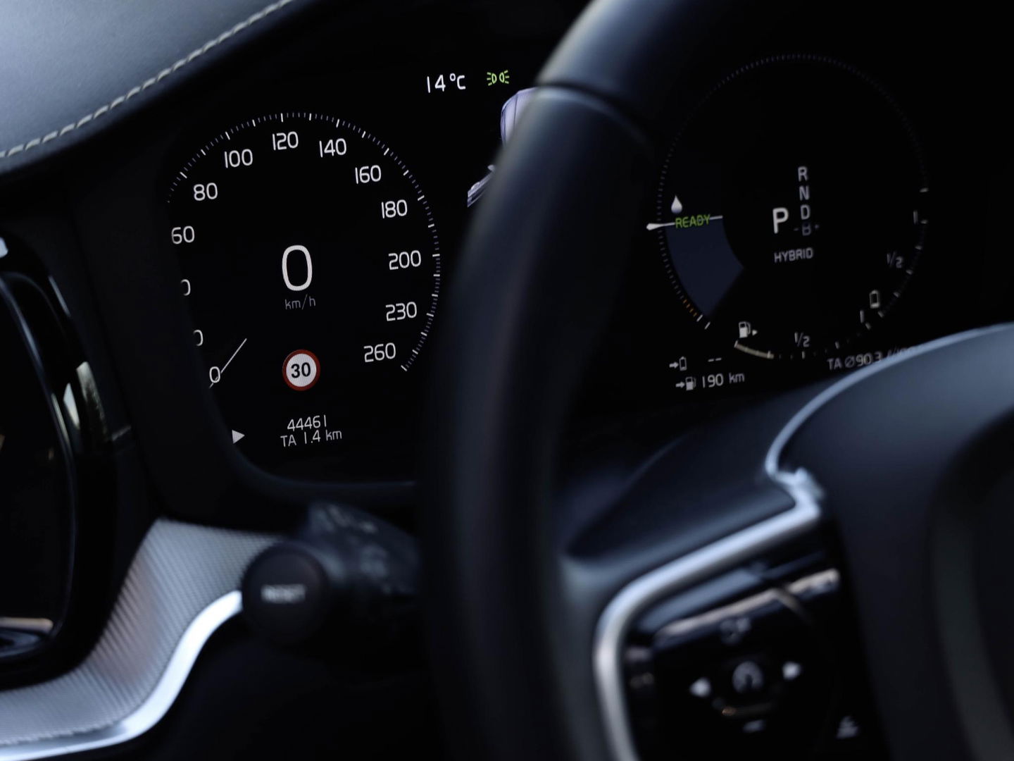 Volvo V60 T8 AWD Plus Dark 455pk 360 Cam PanoDak Harman Kardon Trekhaak