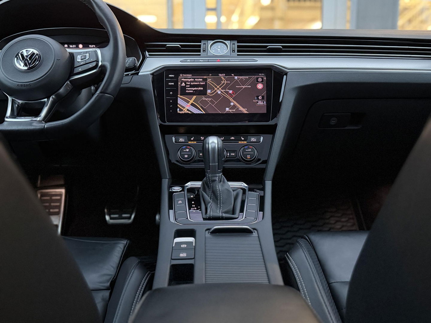 Volkswagen Passat Variant 1.5 TSI Highline Business R |Pano|Leer|360 Cam|Ad.Cruise|Sfeer