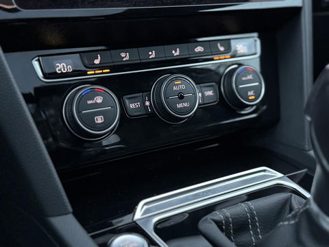 Volkswagen Passat Variant 1.5 TSI Highline Business R |Pano|Leer|360 Cam|Ad.Cruise|Sfeer