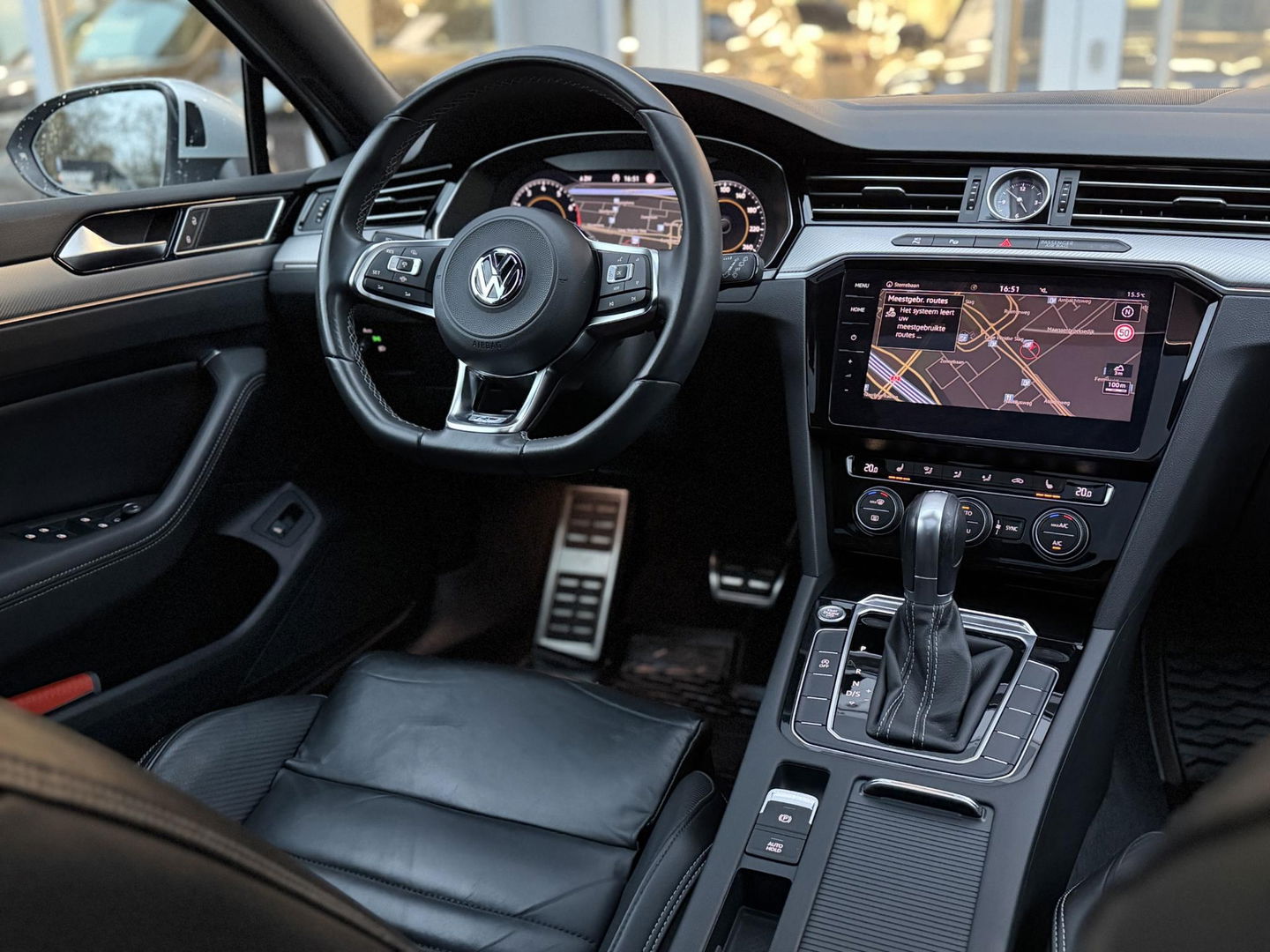 Volkswagen Passat Variant 1.5 TSI Highline Business R |Pano|Leer|360 Cam|Ad.Cruise|Sfeer