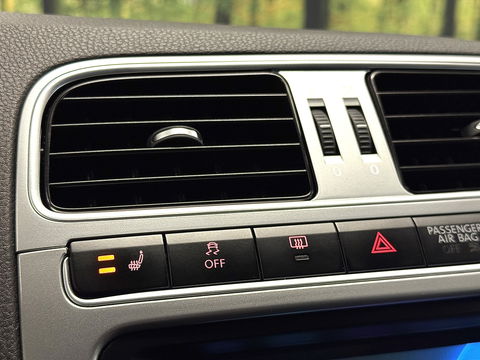 Volkswagen Polo 1.2-12V BlueMotion Highline | Panoramadak | Apple Carplay | Android Auto | Stoelverwarming | Led | Cruise Control | Climate Control | Camera | DAB | Isofix |