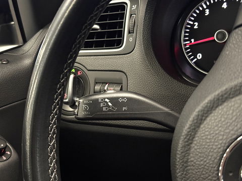 Volkswagen Polo 1.2-12V BlueMotion Highline | Panoramadak | Apple Carplay | Android Auto | Stoelverwarming | Led | Cruise Control | Climate Control | Camera | DAB | Isofix |