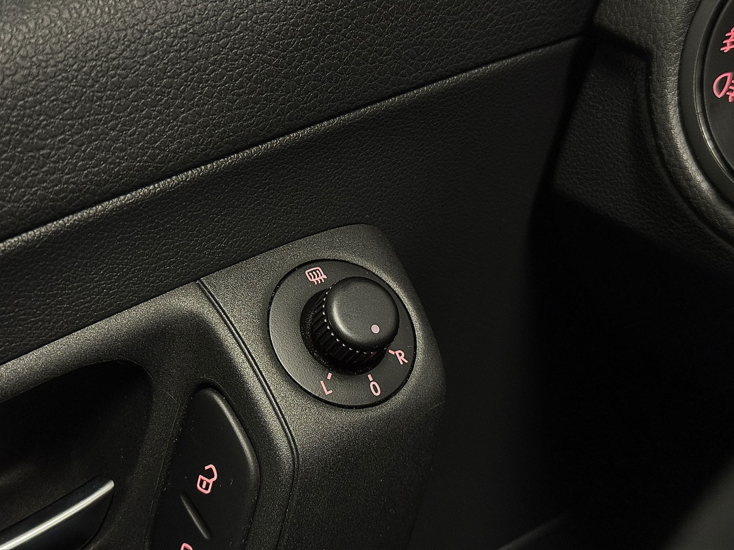 Volkswagen Polo 1.2-12V BlueMotion Highline | Panoramadak | Apple Carplay | Android Auto | Stoelverwarming | Led | Cruise Control | Climate Control | Camera | DAB | Isofix |