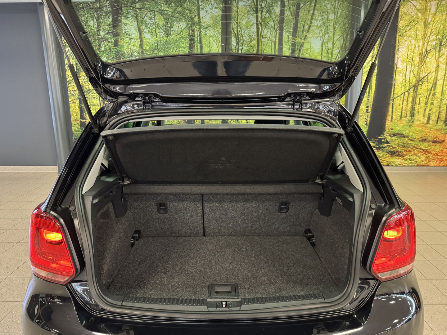 Volkswagen Polo 1.2-12V BlueMotion Highline | Panoramadak | Apple Carplay | Android Auto | Stoelverwarming | Led | Cruise Control | Climate Control | Camera | DAB | Isofix |