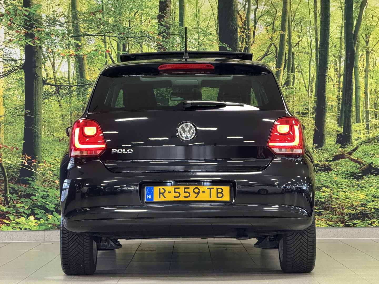 Volkswagen Polo 1.2-12V BlueMotion Highline | Panoramadak | Apple Carplay | Android Auto | Stoelverwarming | Led | Cruise Control | Climate Control | Camera | DAB | Isofix |