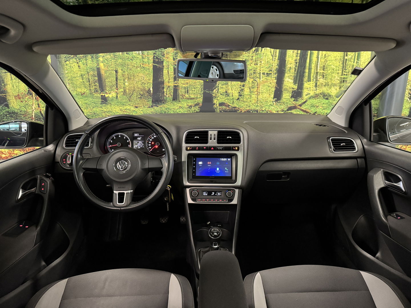 Volkswagen Polo 1.2-12V BlueMotion Highline | Panoramadak | Apple Carplay | Android Auto | Stoelverwarming | Led | Cruise Control | Climate Control | Camera | DAB | Isofix |