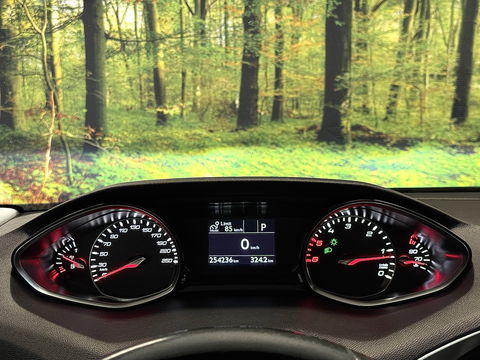 Peugeot 308 1.6 BlueHDi Blue Lease Premium | Apple Carplay | Android Auto | Navigatie | Massage Stoelen | Panoramadak | Afneembare Trekhaak | Camera | Stoelverwarming | LED | DAB |