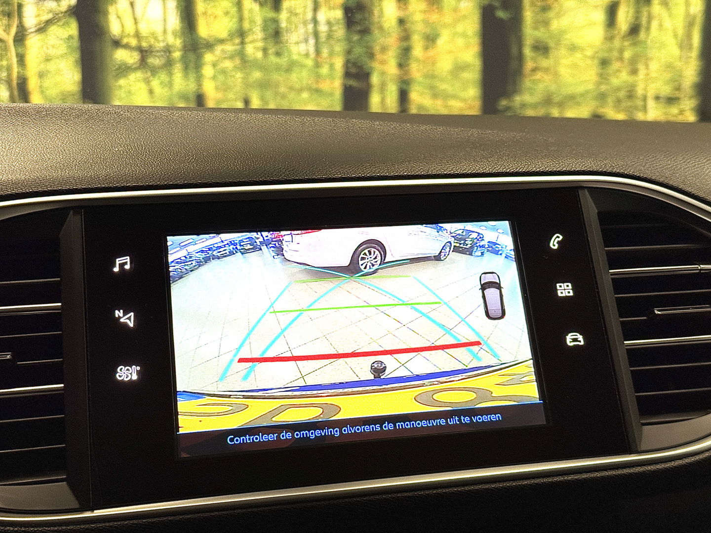 Peugeot 308 1.6 BlueHDi Blue Lease Premium | Apple Carplay | Android Auto | Navigatie | Massage Stoelen | Panoramadak | Afneembare Trekhaak | Camera | Stoelverwarming | LED | DAB |