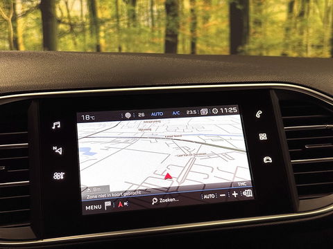 Peugeot 308 1.6 BlueHDi Blue Lease Premium | Apple Carplay | Android Auto | Navigatie | Massage Stoelen | Panoramadak | Afneembare Trekhaak | Camera | Stoelverwarming | LED | DAB |