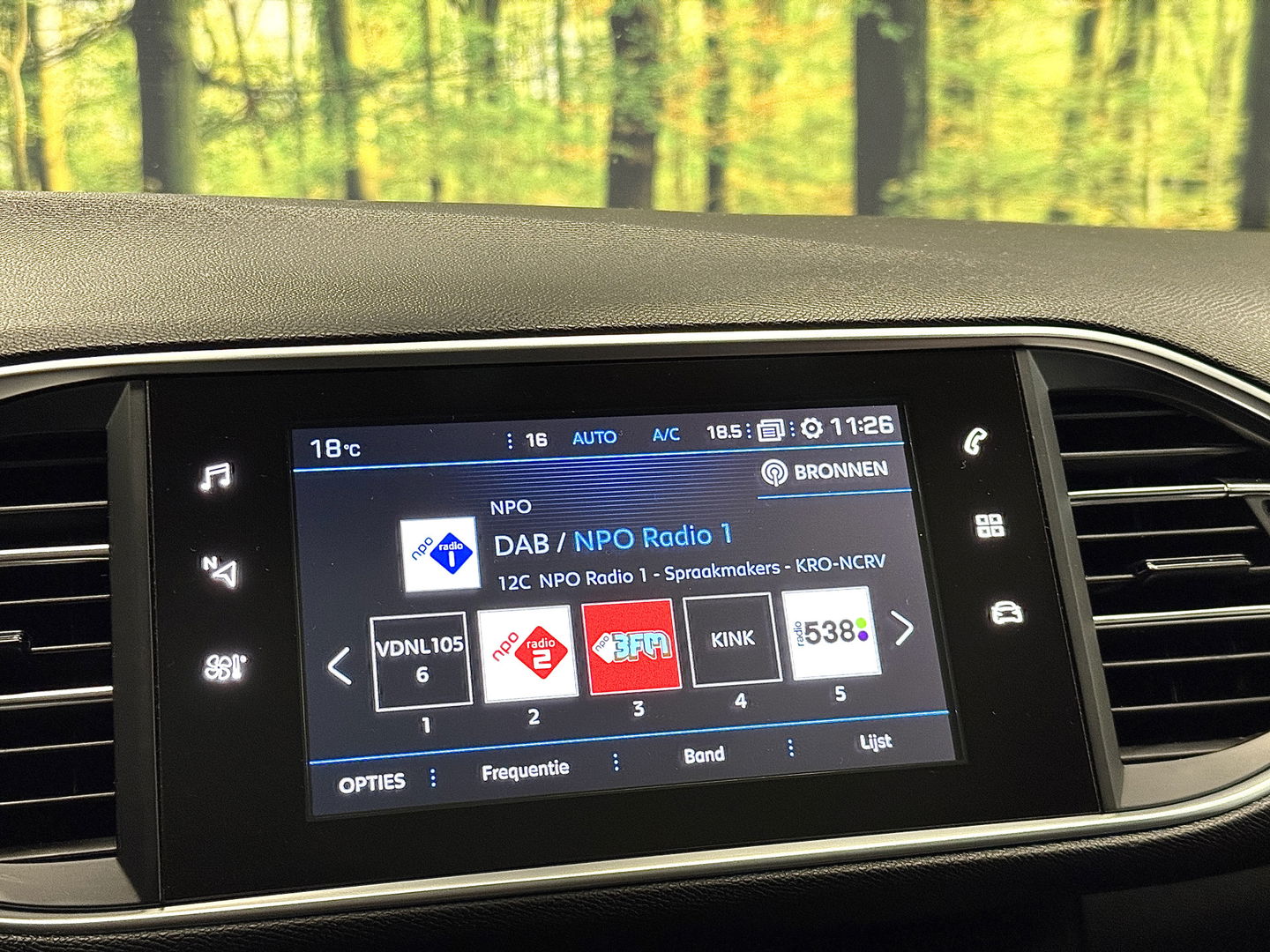 Peugeot 308 1.6 BlueHDi Blue Lease Premium | Apple Carplay | Android Auto | Navigatie | Massage Stoelen | Panoramadak | Afneembare Trekhaak | Camera | Stoelverwarming | LED | DAB |
