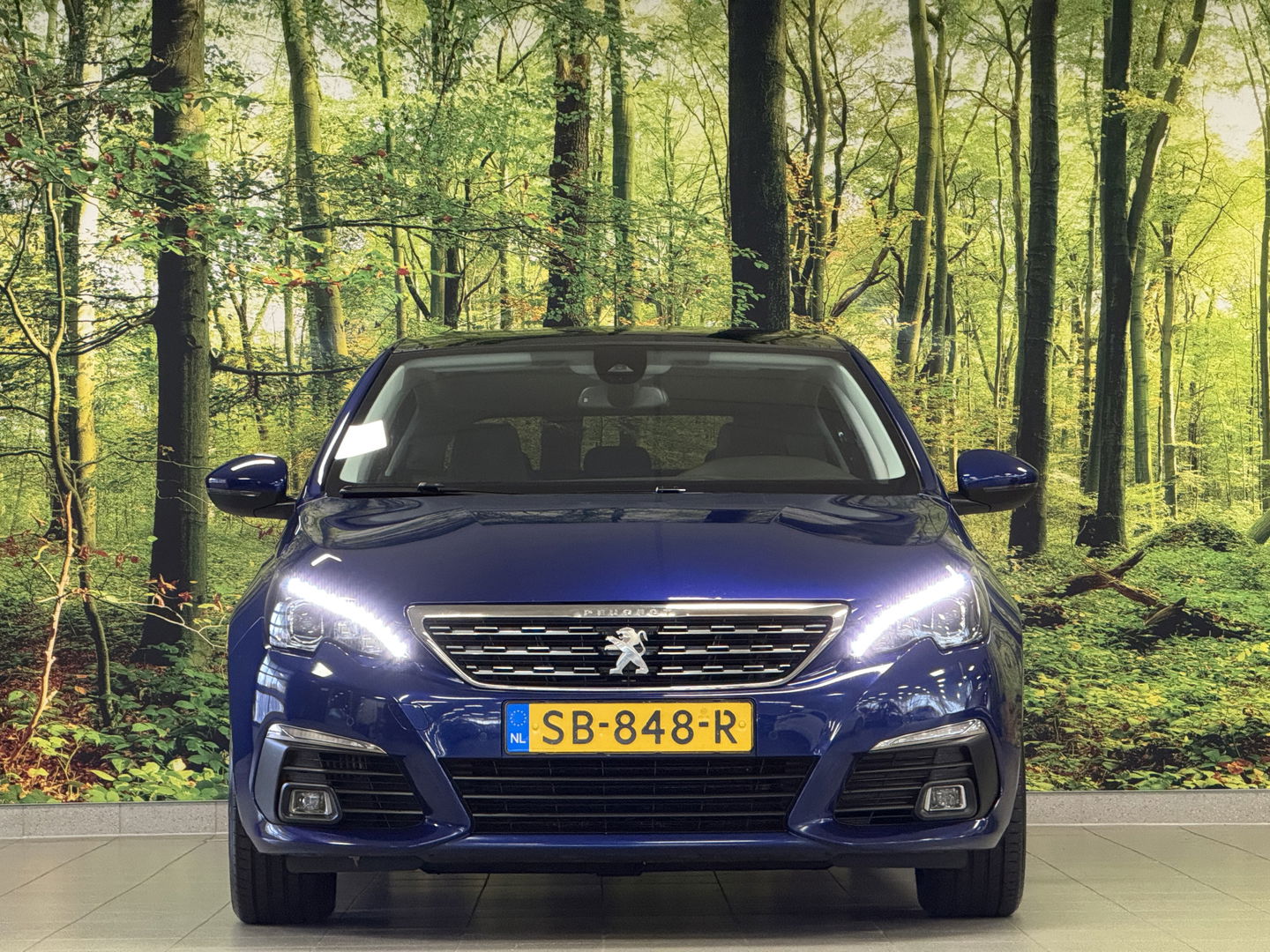 Peugeot 308 1.6 BlueHDi Blue Lease Premium | Apple Carplay | Android Auto | Navigatie | Massage Stoelen | Panoramadak | Afneembare Trekhaak | Camera | Stoelverwarming | LED | DAB |