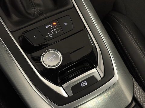 Peugeot 308 1.6 BlueHDi Blue Lease Premium | Apple Carplay | Android Auto | Navigatie | Massage Stoelen | Panoramadak | Afneembare Trekhaak | Camera | Stoelverwarming | LED | DAB |