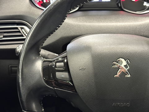 Peugeot 308 1.6 BlueHDi Blue Lease Premium | Apple Carplay | Android Auto | Navigatie | Massage Stoelen | Panoramadak | Afneembare Trekhaak | Camera | Stoelverwarming | LED | DAB |