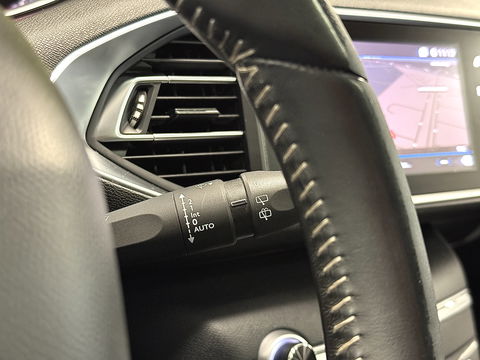 Peugeot 308 1.6 BlueHDi Blue Lease Premium | Apple Carplay | Android Auto | Navigatie | Massage Stoelen | Panoramadak | Afneembare Trekhaak | Camera | Stoelverwarming | LED | DAB |