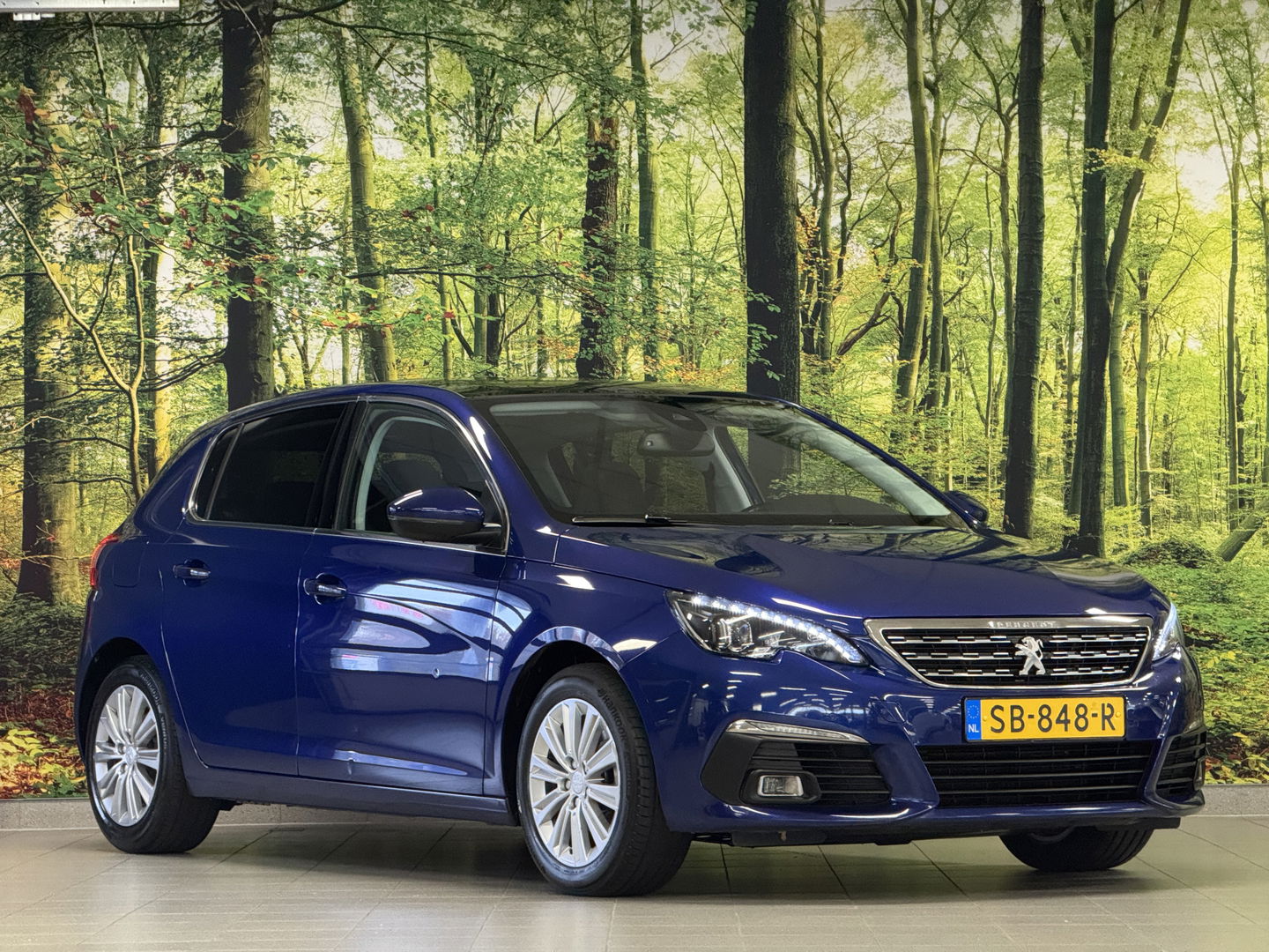Peugeot 308 1.6 BlueHDi Blue Lease Premium | Apple Carplay | Android Auto | Navigatie | Massage Stoelen | Panoramadak | Afneembare Trekhaak | Camera | Stoelverwarming | LED | DAB |