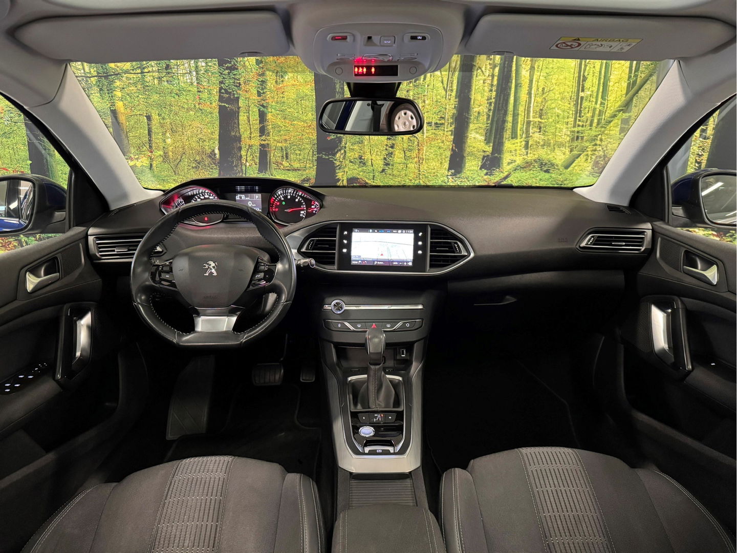 Peugeot 308 1.6 BlueHDi Blue Lease Premium | Apple Carplay | Android Auto | Navigatie | Massage Stoelen | Panoramadak | Afneembare Trekhaak | Camera | Stoelverwarming | LED | DAB |