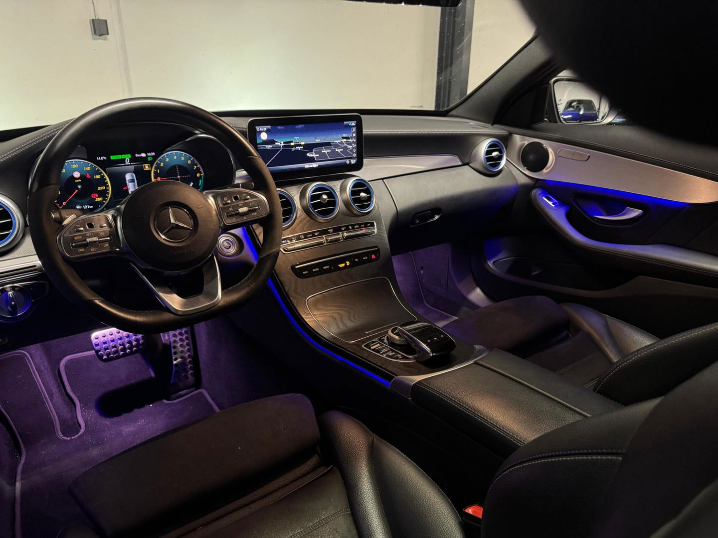 Mercedes-Benz C-Klasse 300 e Business Solution AMG Limited PANO CAM