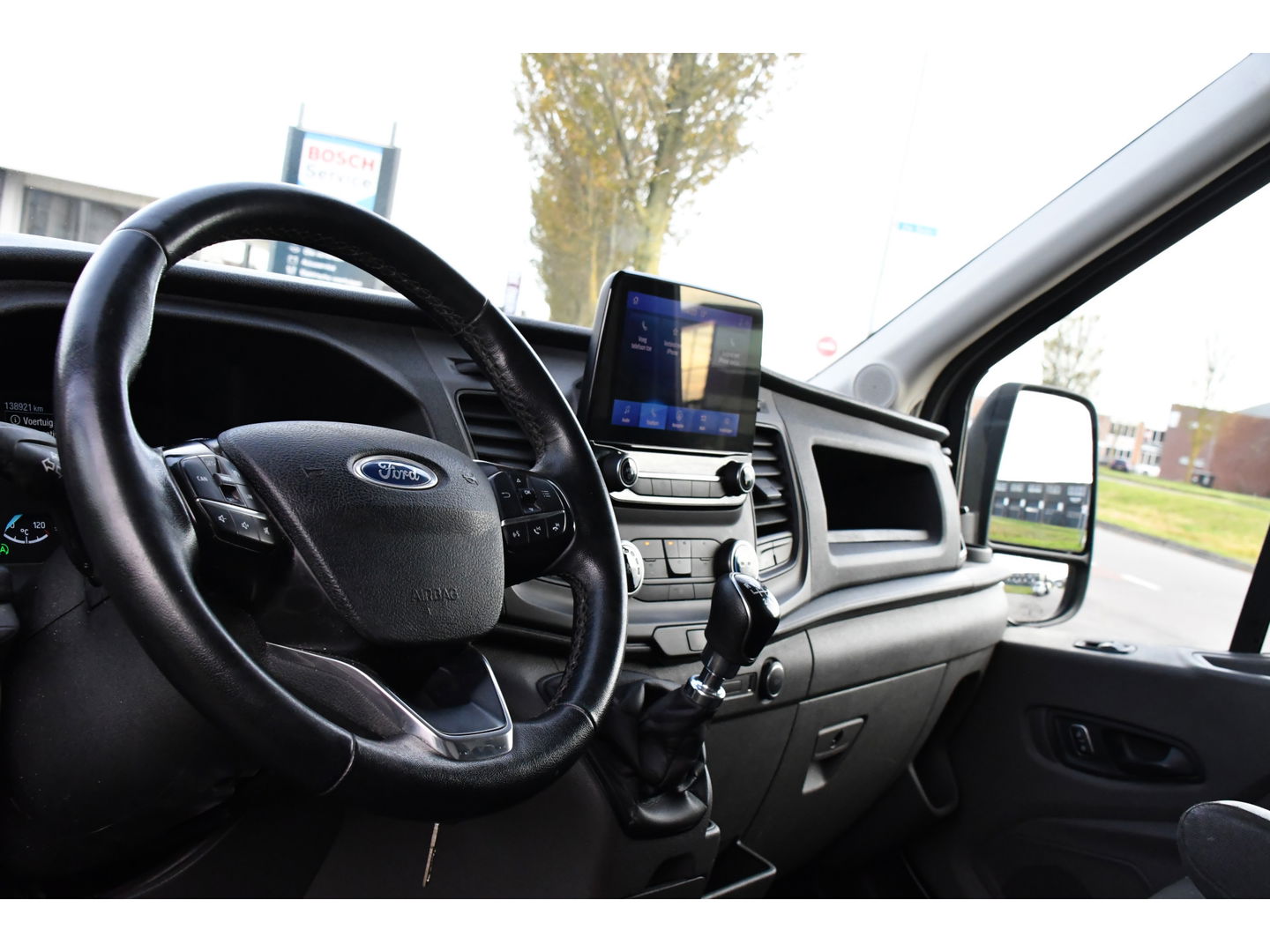 Ford Transit 350 2.0 TDCI L3H2 Black Edition Cruise, Camera, Carplay, 130pk, Trekhaak, Multimedia, NAVI Uniek!