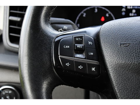 Ford Transit 350 2.0 TDCI L3H2 Black Edition Cruise, Camera, Carplay, 130pk, Trekhaak, Multimedia, NAVI Uniek!