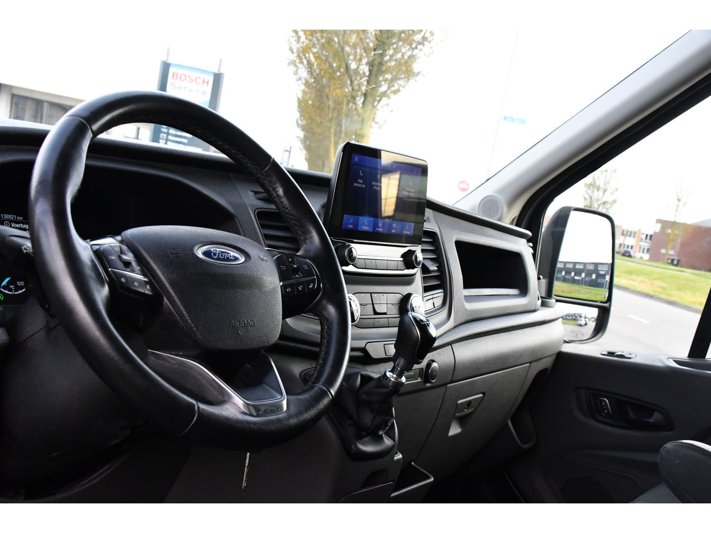 Ford Transit 350 2.0 TDCI L3H2 Black Edition Cruise, Camera, Carplay, 130pk, Trekhaak, Multimedia, NAVI Uniek!