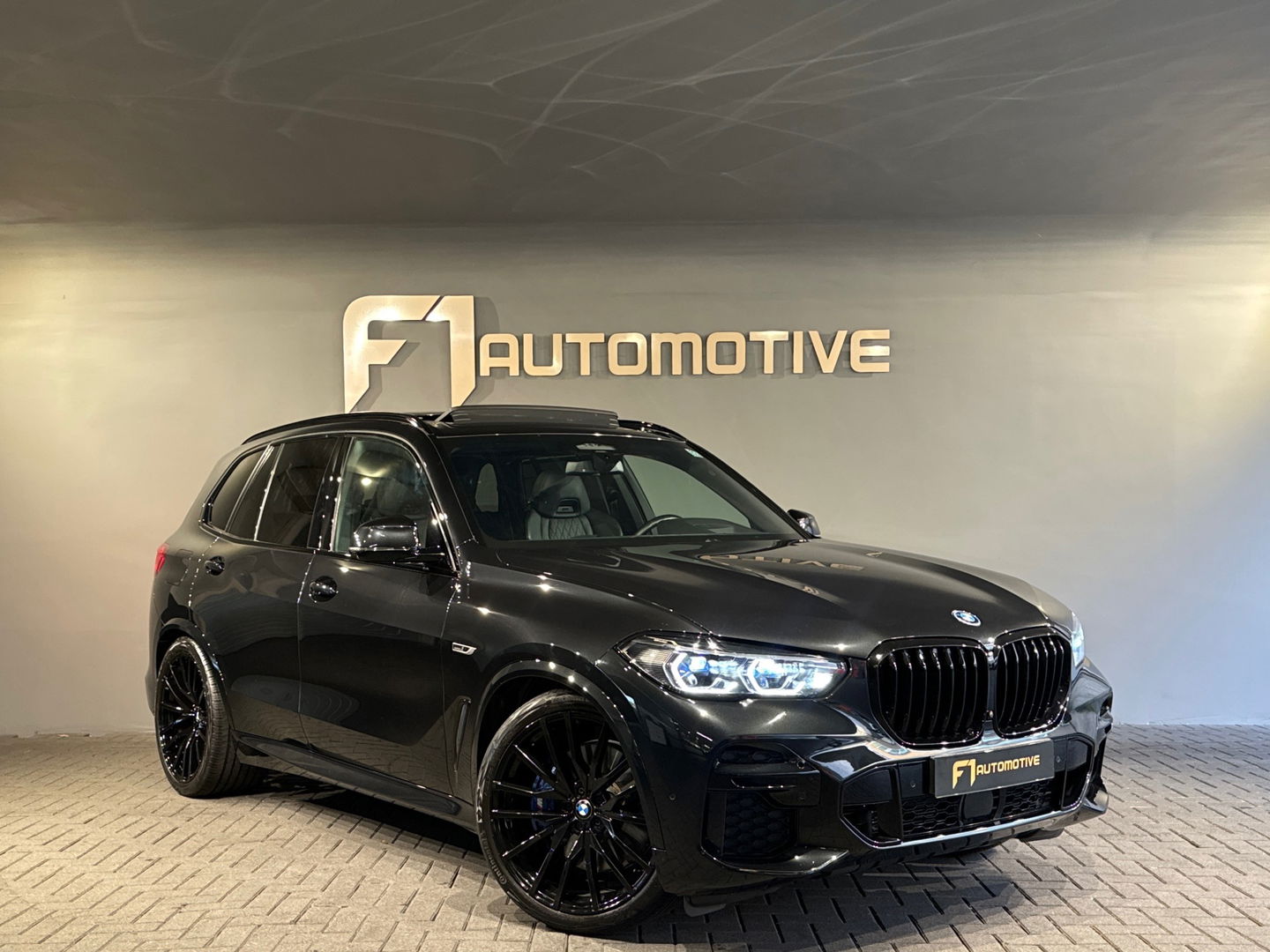 BMW X5 XDrive45e M Sport Pano|M Seat|HuD|Massage|Trekh|Carbon