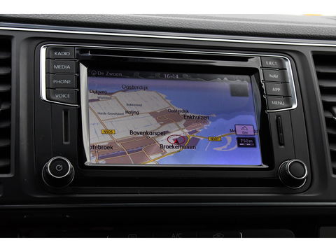 Volkswagen Transporter 2.0 TDI L2H1 Black Edition Highline Adaptieve Cruise, Camera, Carplay, Leder, Trekhaak, Sensoren, 150pk, Automaat, Uniek!