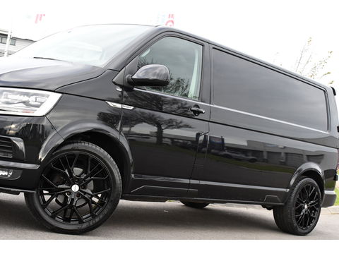 Volkswagen Transporter 2.0 TDI L2H1 Black Edition Highline Adaptieve Cruise, Camera, Carplay, Leder, Trekhaak, Sensoren, 150pk, Automaat, Uniek!