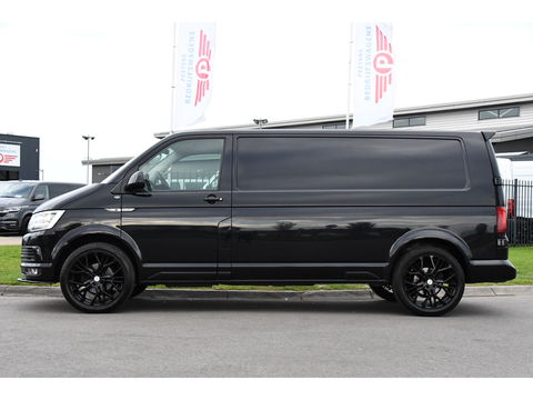 Volkswagen Transporter 2.0 TDI L2H1 Black Edition Highline Adaptieve Cruise, Camera, Carplay, Leder, Trekhaak, Sensoren, 150pk, Automaat, Uniek!