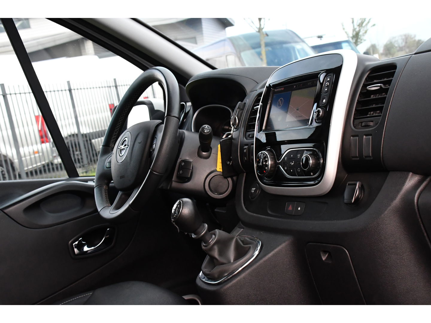 Opel Vivaro 1.6 CDTI L2H1 Irmscher Sport Camera, Cruise, Leder, Stoelverwarming, 145pk, Multimedia, NAVI, Clima, Uniek!