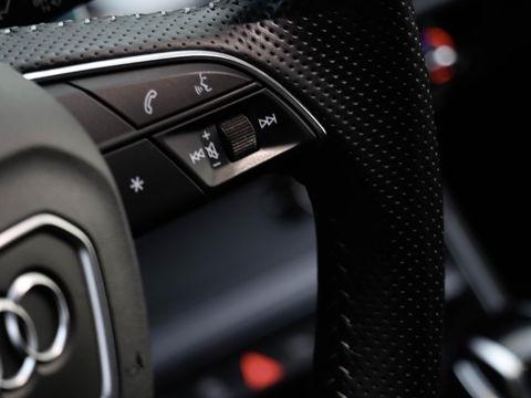 Audi Q3 40 TFSI 190pk Quattro Aut. S line Trekhaak wegkl. Sfeerverl. Virtual Cockpit