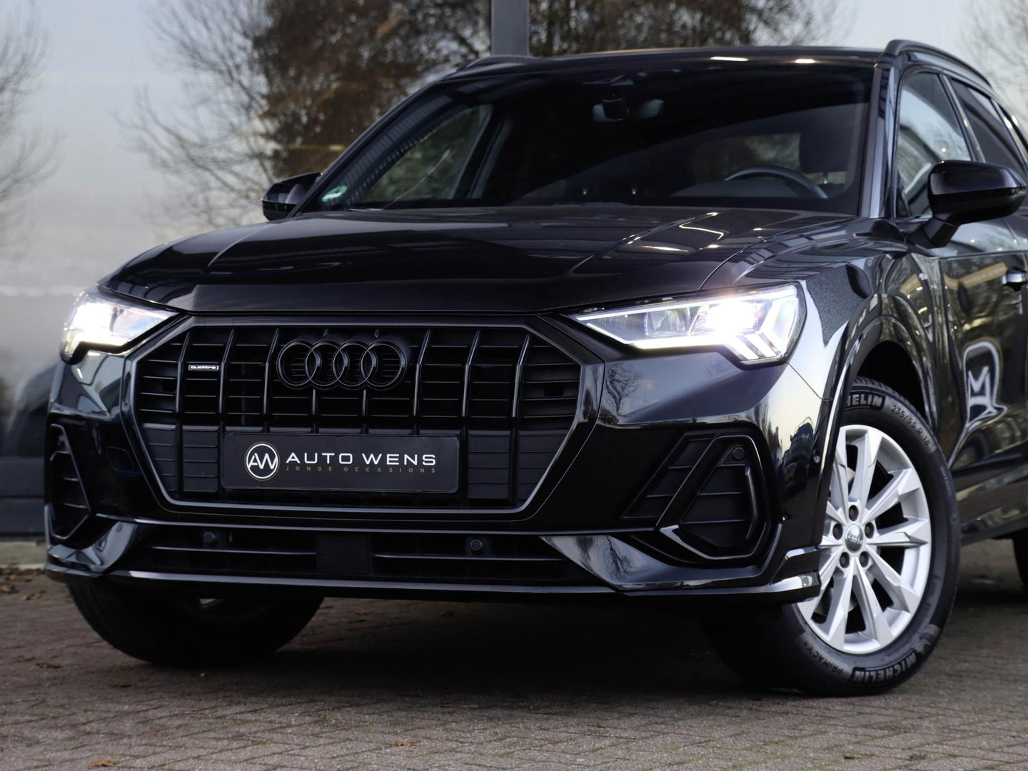 Audi Q3 40 TFSI 190pk Quattro Aut. S line Trekhaak wegkl. Sfeerverl. Virtual Cockpit